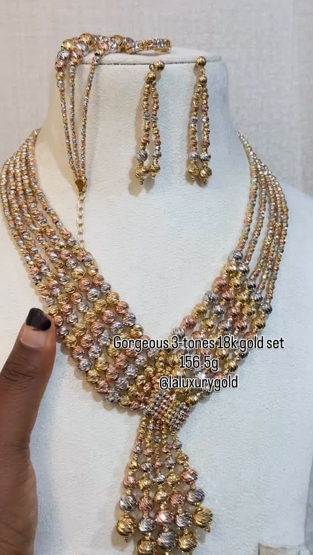 Gold bracelet set